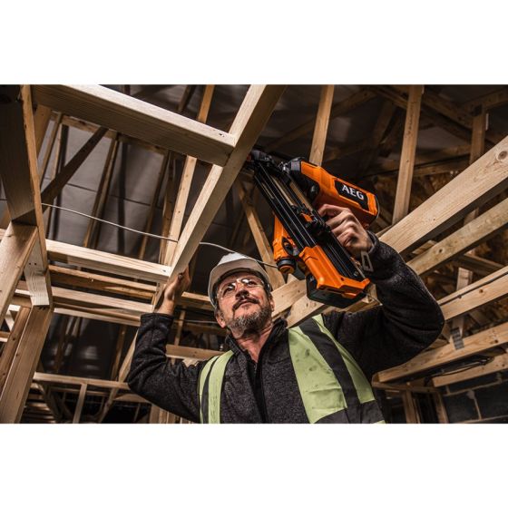 AEG B18FN10-0 Cloueur de charpentier sans fil 18V (4935498184)