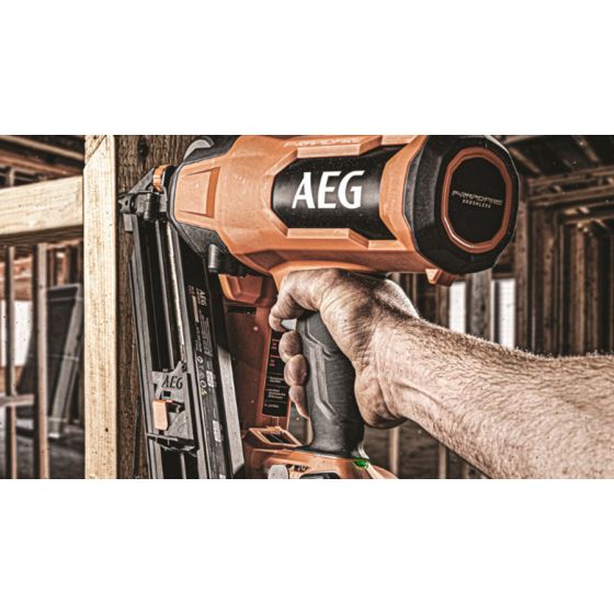 AEG B18FN10-602C Cloueur de charpentier sans fil 18V 2x6.0Ah (4935498601)