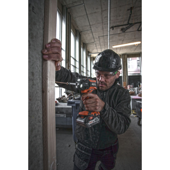 AEG BSS18OP-602TC Visseuse à chocs oléopneumatique brushless 18V 73Nm 2x6.0Ah HD QUICKSTACK (4935500072)