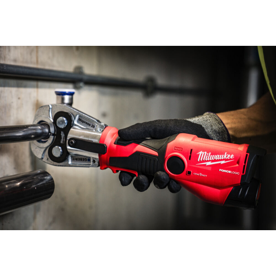 Milwaukee M12 ONEHPT-202C TH-Set Sertisseuse hydraulique M12 2x2Ah Force logic One-Key (4933481036) Milwaukee M12 ONEHPT-202C TH-Set Sertisseuse hydraulique M12 2x2Ah Force logic One-Key (4933481036)
