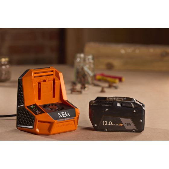  AEG BL18T12 Chargeur rapide 12Ah pour batterie 12V à 18V (4935499439)