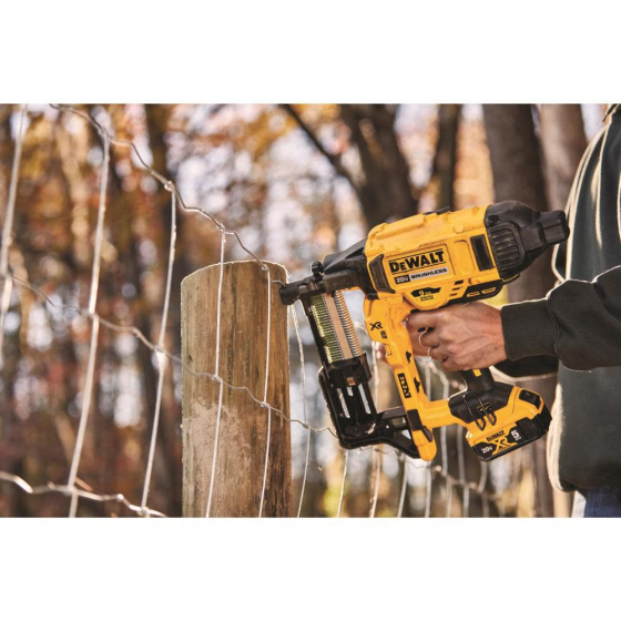 Dewalt DCFS950P2-QW Agrafeuse de clôture 18V XR 2x5.0Ah Li-ion avec coffret T-STAK