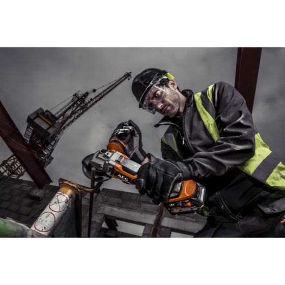 AEG Pack de 8 outils Brushless sans fil 18V 3x5Ah Quickstack (4935500319)