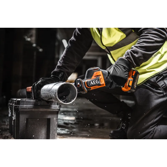 AEG Pack de 8 outils Brushless sans fil 18V 3x5Ah Quickstack (4935500319)