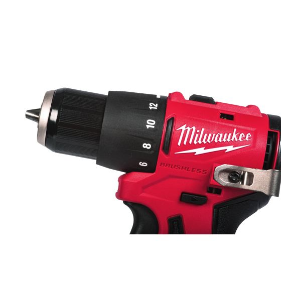 Milwaukee M12 BLPDRC-202C Perceuse, Visseuse à percussion 12V Brushless 2x2.0Ah (4933500422)
