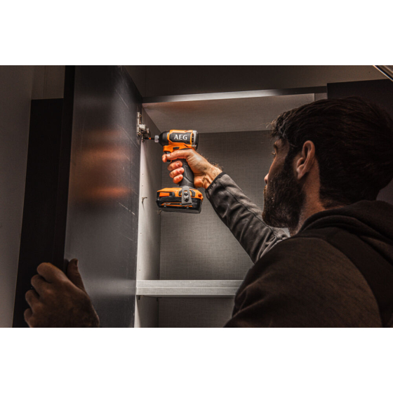 AEG BSS18SBL2-0 Visseuse à chocs brushless 18V 200Nm (4935480059)