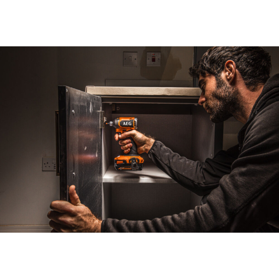 AEG BSS18SBL2-0 Visseuse à chocs brushless 18V 200Nm (4935480059)