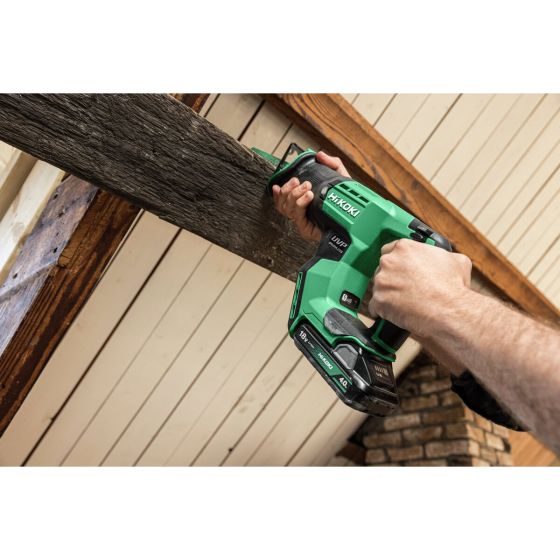 Hikoki CR18DMAWWZ Scie Sabre pendulaire sans fil 18V 2x4.0Ah avec coffret de transport