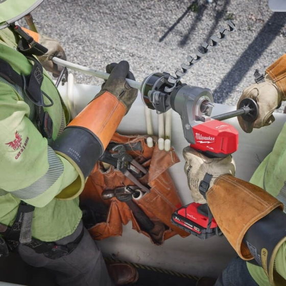 Milwaukee M18 FCST-302CA Dénudeur de câbles Haute Tension FUEL 2x3.0Ah (4933499275)