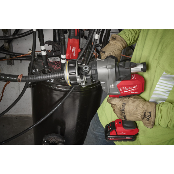 Milwaukee M18 FCST-302CA Dénudeur de câbles Haute Tension FUEL 2x3.0Ah (4933499275)