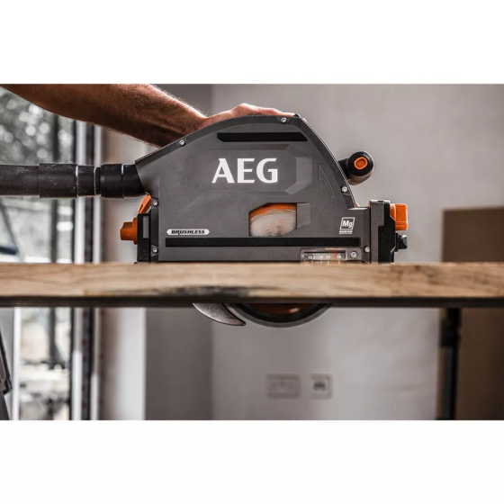 AEG BKS18PBL-802C Scie plongeante 18V brushless 165mm 2x8.0Ah avec rail de guidage 1.5m (4935493529)