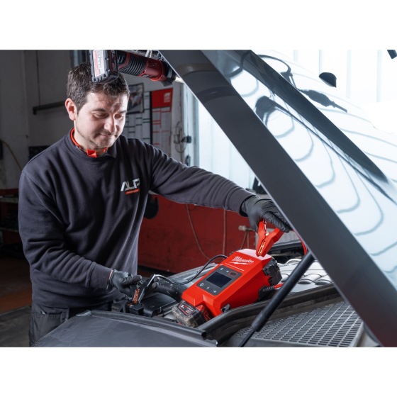 Milwaukee M18 JS2000-0 Booster de démarrage M18 (4933498026)