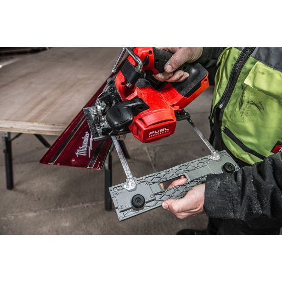 Milwaukee M18 FCSDC165-552C Scie circulaire 18V Fuel ø165mm 2x5.5Ah (4933499997)