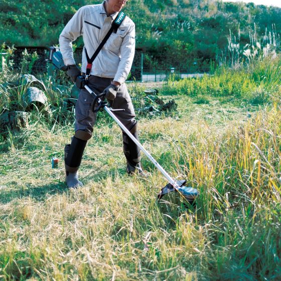 Makita UR003GZ01 Débroussailleuse XGT 40V (550W)