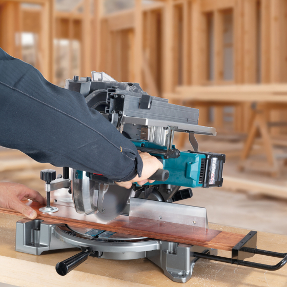 Makita LH001GZ Scie à onglet & délignage 40V max Li-Ion XGT Ø 260 mm (Machine seule)