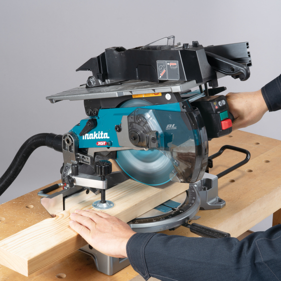 Makita LH001GZ Scie à onglet & délignage 40V max Li-Ion XGT Ø 260 mm (Machine seule)