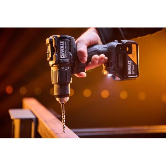DeWalt DCK2223MP2T-QW – Kit 2 outils XR 18V Brushless McLaren F1 Edition avec 2 batteries 5 Ah