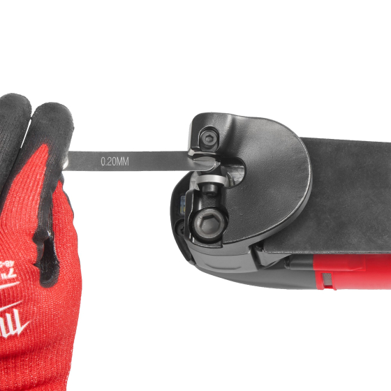 Milwaukee M12 FMS16-522B cisaille à tôle FUEL avec batteries HIGH OUTPUT 5 Ah et 2,5 Ah